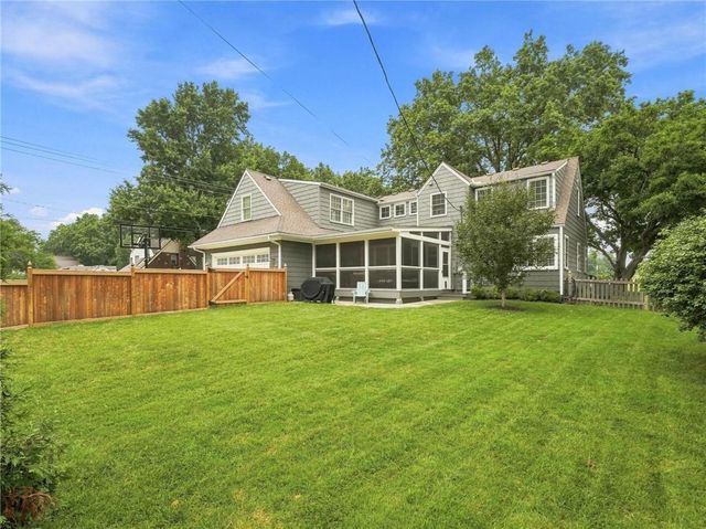 2625 W 50th Street, Westwood, KS 66205