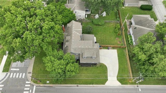 2625 W 50th Street, Westwood, KS 66205