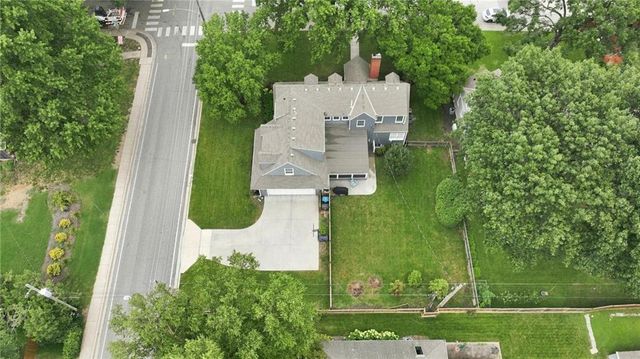 2625 W 50th Street, Westwood, KS 66205