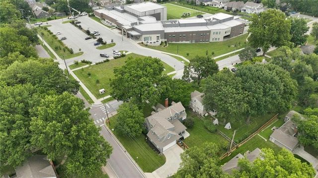 2625 W 50th Street, Westwood, KS 66205