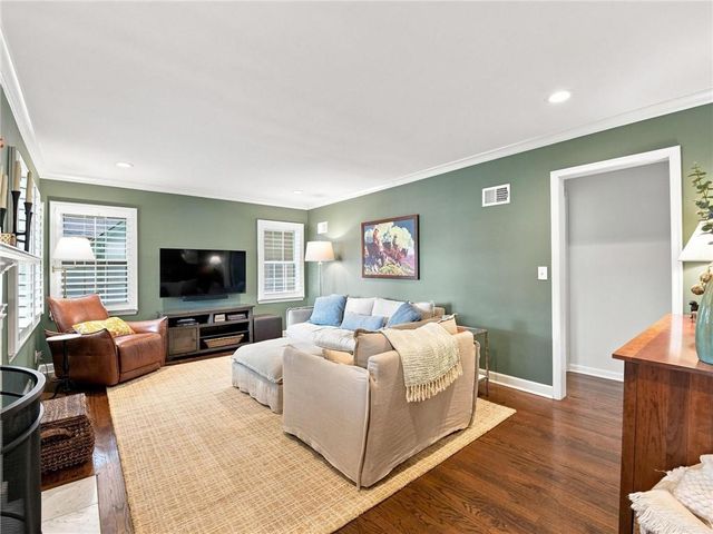 2625 W 50th Street, Westwood, KS 66205