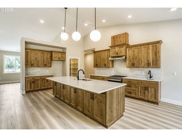14111 S Kora Louise Ln, Mulino, OR 97042