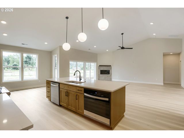 14111 S Kora Louise Ln, Mulino, OR 97042