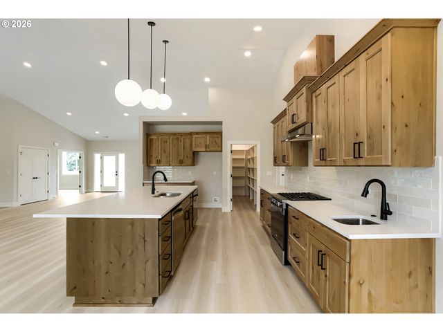 14111 S Kora Louise Ln, Mulino, OR 97042