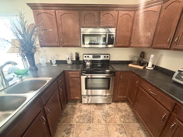 502 Bridle Way, Hopkinsville, KY 42240