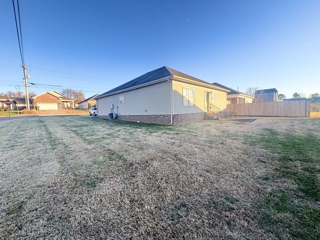 502 Bridle Way, Hopkinsville, KY 42240