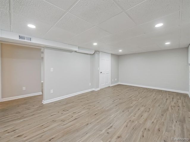 3170 Dixie Highway E, Waterford, MI 48328