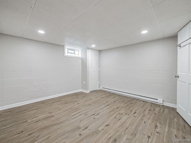 3170 Dixie Highway E, Waterford, MI 48328