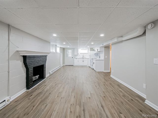 3170 Dixie Highway E, Waterford, MI 48328