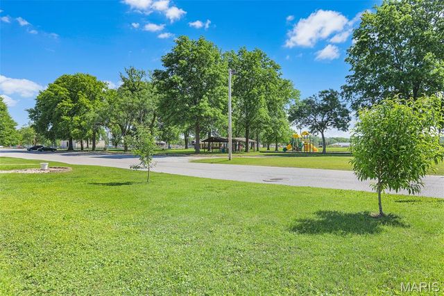 1323 Lewis Avenue, Wood River, IL 62095