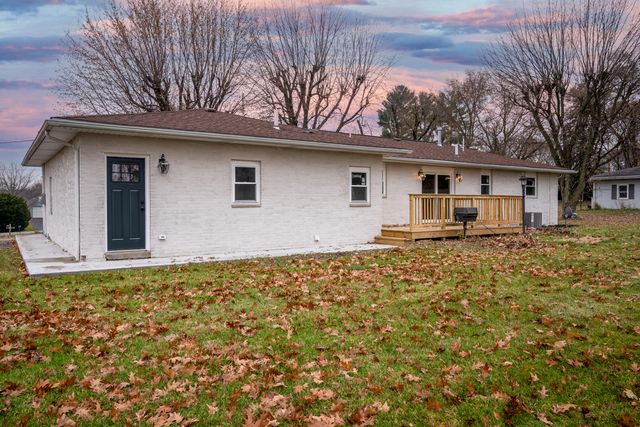 1952 Hayes Leonard Road, Valparaiso, IN 46385