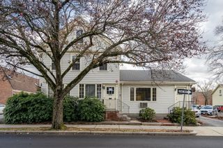 14-A Muzzey St 14 Upstair, Lexington, MA 02421