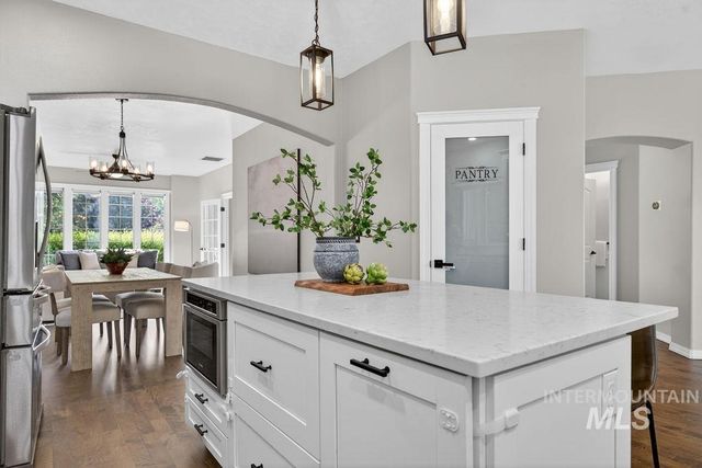 2910 S Mayflower Way, Boise, ID 83709
