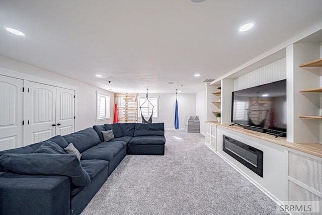 5048 Chimney Rock Drive, Ammon, ID 83406