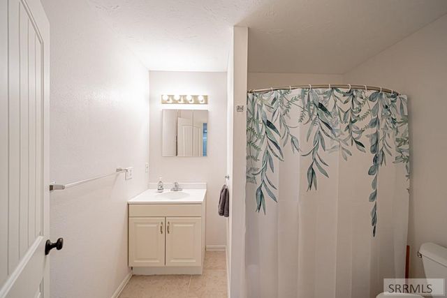 5048 Chimney Rock Drive, Ammon, ID 83406