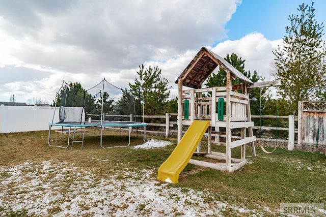 5048 Chimney Rock Drive, Ammon, ID 83406