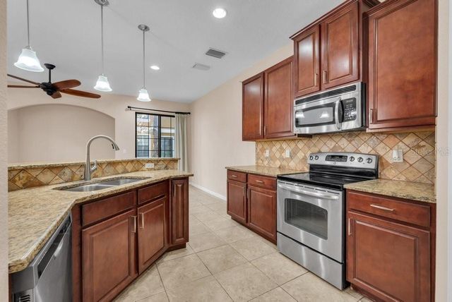 5722 KINGLETHILL DRIVE, Lithia, FL 33547