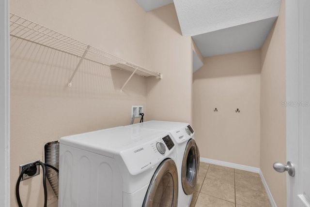 5722 KINGLETHILL DRIVE, Lithia, FL 33547