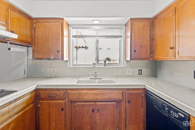 4300 Starling, Bakersfield, CA 93309