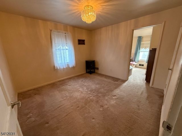 36 Kearney St, Lyndhurst Twp., NJ 07071