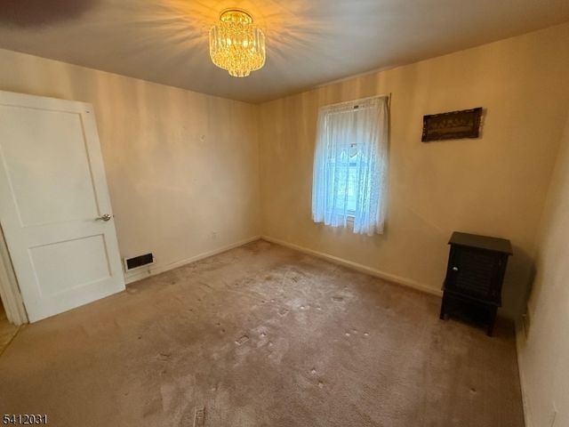 36 Kearney St, Lyndhurst Twp., NJ 07071