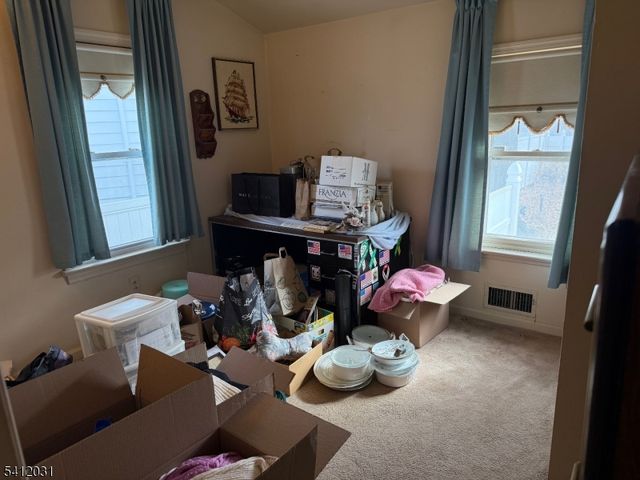 36 Kearney St, Lyndhurst Twp., NJ 07071