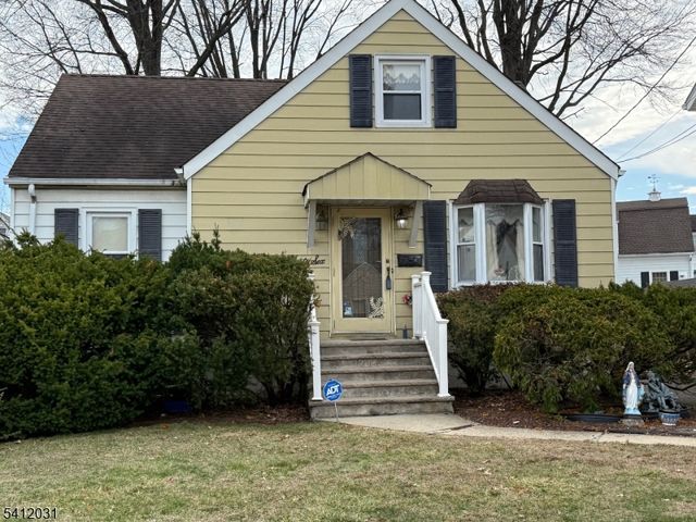 36 Kearney St, Lyndhurst Twp., NJ 07071