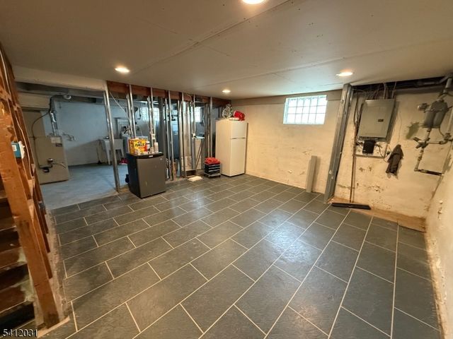 36 Kearney St, Lyndhurst Twp., NJ 07071