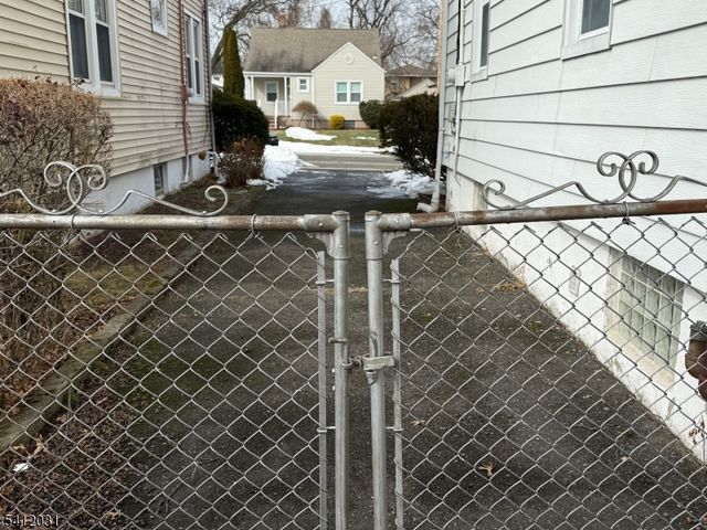 36 Kearney St, Lyndhurst Twp., NJ 07071