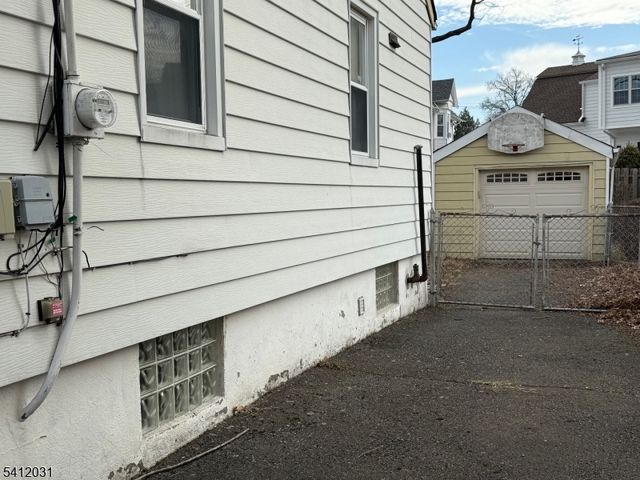 36 Kearney St, Lyndhurst Twp., NJ 07071