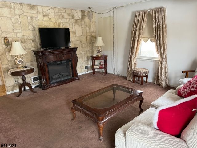 36 Kearney St, Lyndhurst Twp., NJ 07071