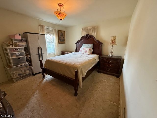 36 Kearney St, Lyndhurst Twp., NJ 07071