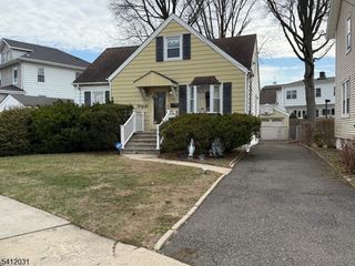 36 Kearney St, Lyndhurst Twp., NJ 07071
