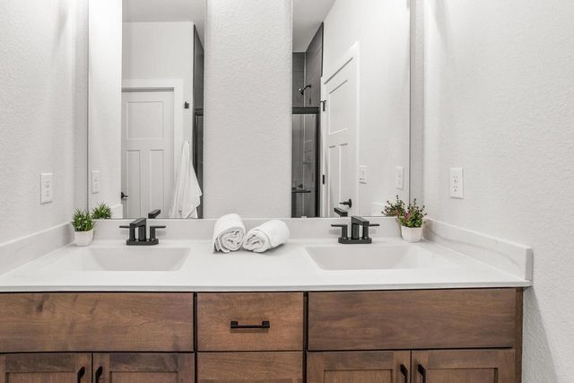 N50W19441 Tamarind WAY, Menomonee Falls, WI 53051