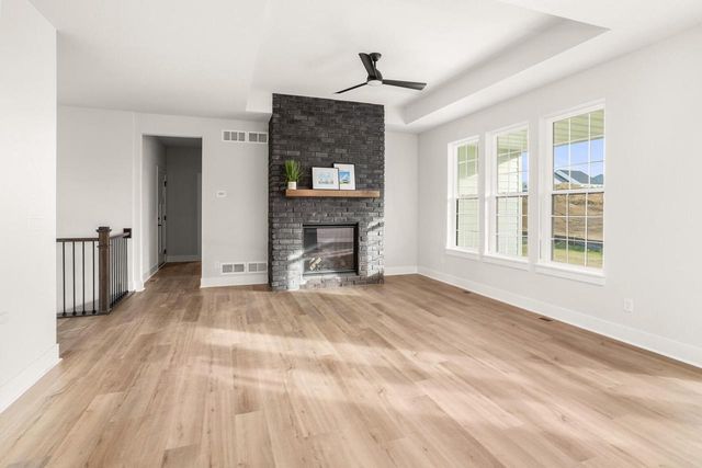 N50W19441 Tamarind WAY, Menomonee Falls, WI 53051