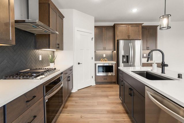 N50W19441 Tamarind WAY, Menomonee Falls, WI 53051