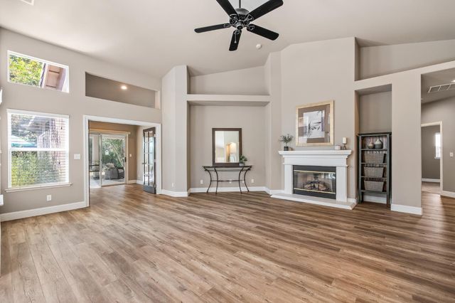 2955 E Pryor Drive, Fresno, CA 93720