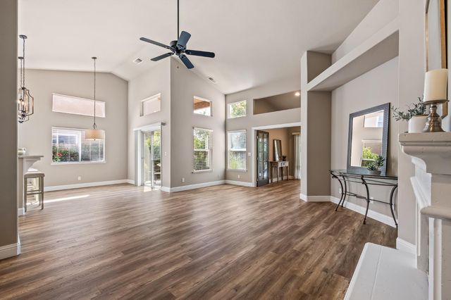 2955 E Pryor Drive, Fresno, CA 93720