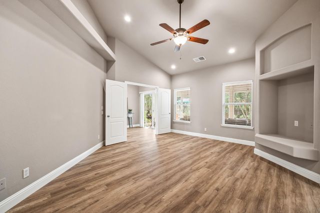 2955 E Pryor Drive, Fresno, CA 93720