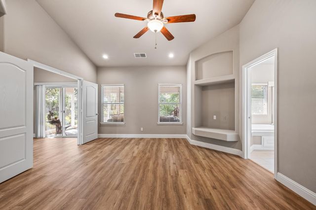 2955 E Pryor Drive, Fresno, CA 93720