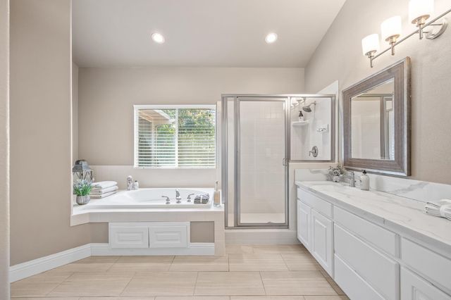 2955 E Pryor Drive, Fresno, CA 93720