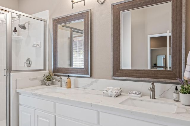 2955 E Pryor Drive, Fresno, CA 93720