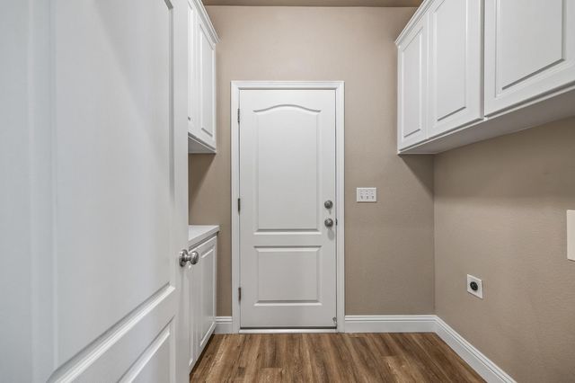 2955 E Pryor Drive, Fresno, CA 93720