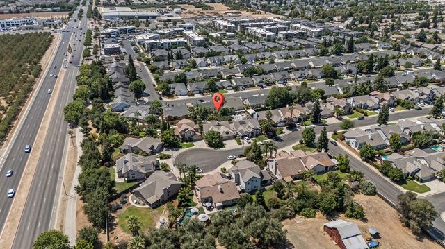 2955 E Pryor Drive, Fresno, CA 93720