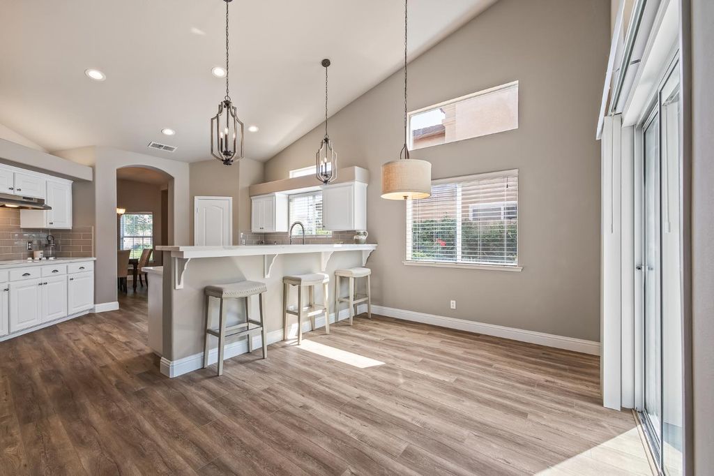 Image 28 of property listing at 2955 E Pryor Drive, Fresno, CA 93720