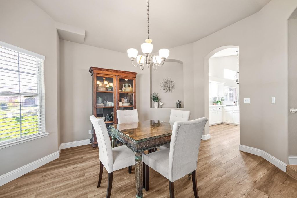 Image 33 of property listing at 2955 E Pryor Drive, Fresno, CA 93720