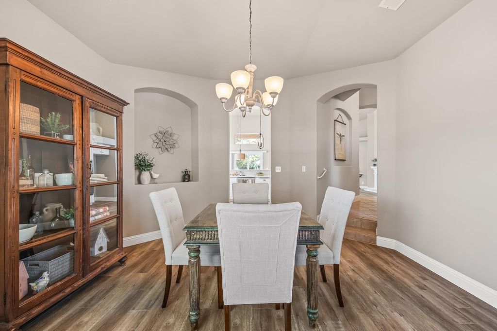 Image 34 of property listing at 2955 E Pryor Drive, Fresno, CA 93720