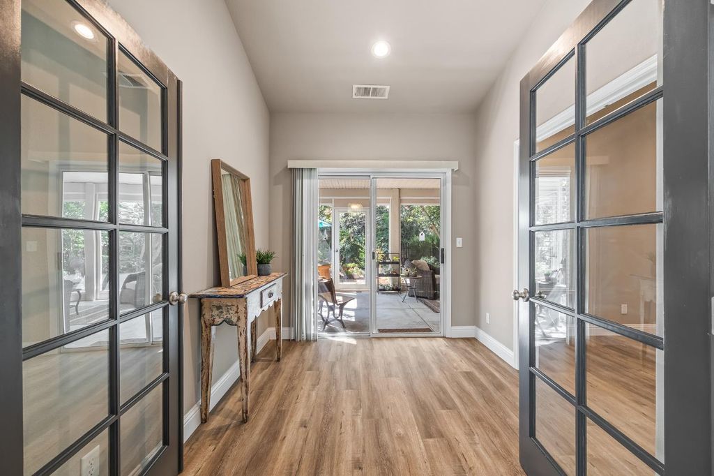 Image 36 of property listing at 2955 E Pryor Drive, Fresno, CA 93720