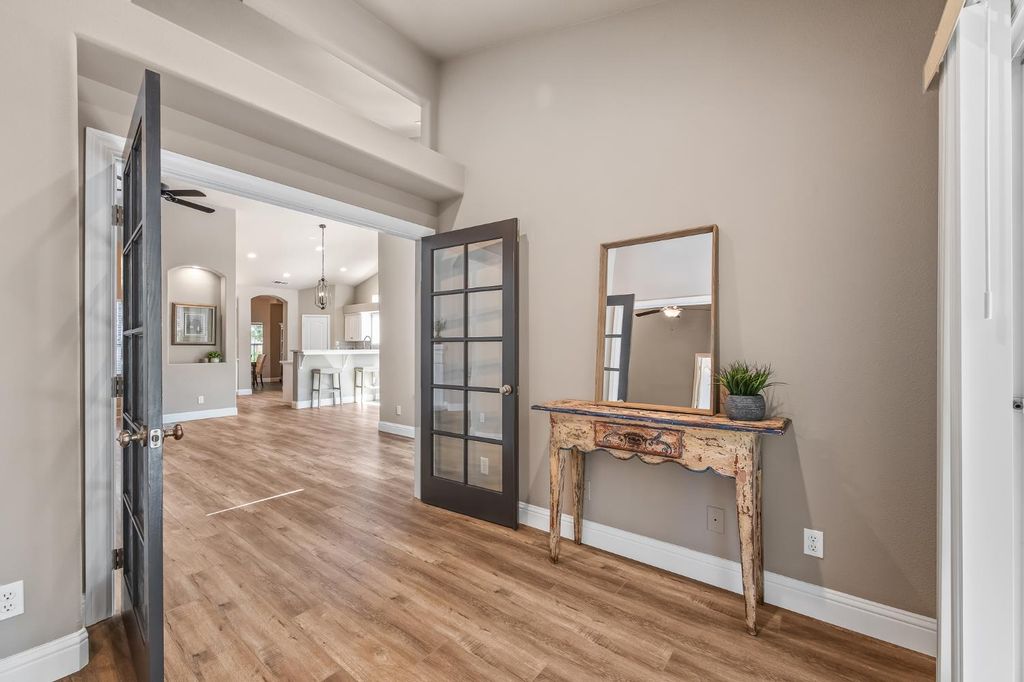 Image 38 of property listing at 2955 E Pryor Drive, Fresno, CA 93720