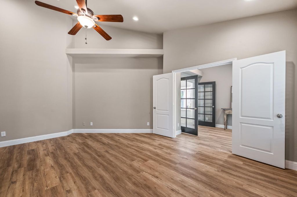 Image 40 of property listing at 2955 E Pryor Drive, Fresno, CA 93720